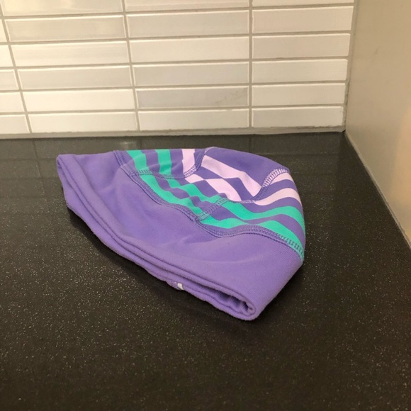 Ivivva by Lululemon reversible girl’s beanie - Picture 4 of 12